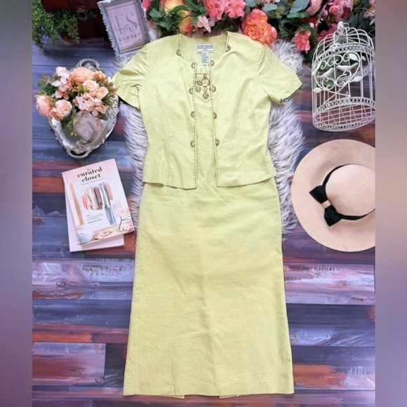Jessica Howard Dresses & Skirts - Jessica Howard Embellished Light Green 2 Piece Dress & Short Sleeve Blazer Set